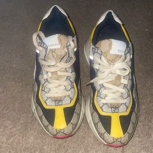 Gucci shoes